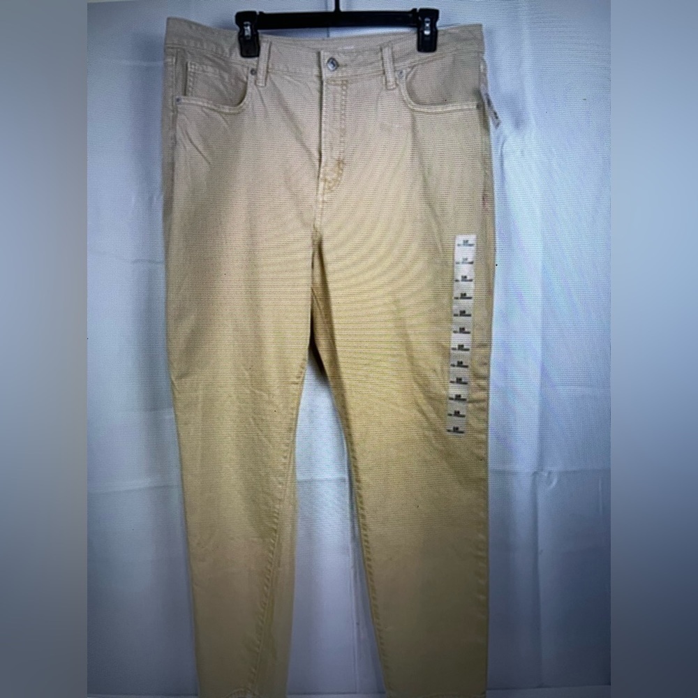 Old Navy Womens High Tise OG Straight Mineral Dye Mustard Jeans Size 16 NWT